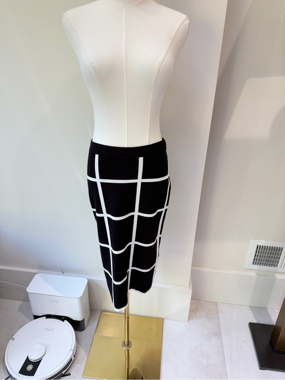 Vince Camuto Black & White Grid Midi Pencil Skirt